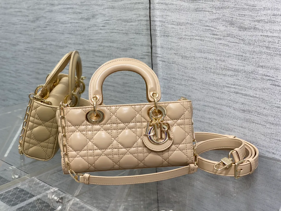 Классические Сумки Женские Christian Dior 17770379