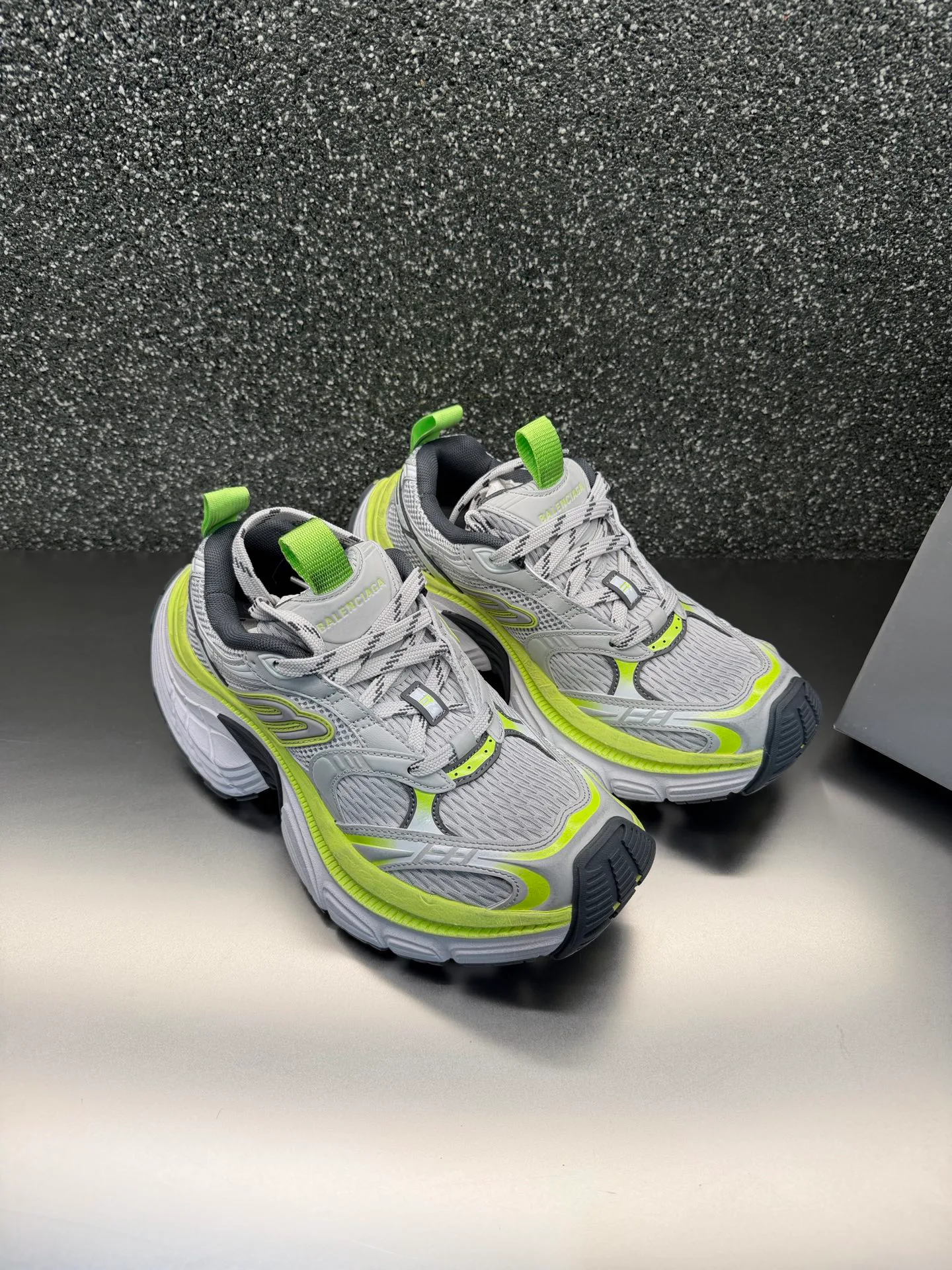 Кроссовки Женские Balenciaga 11704843