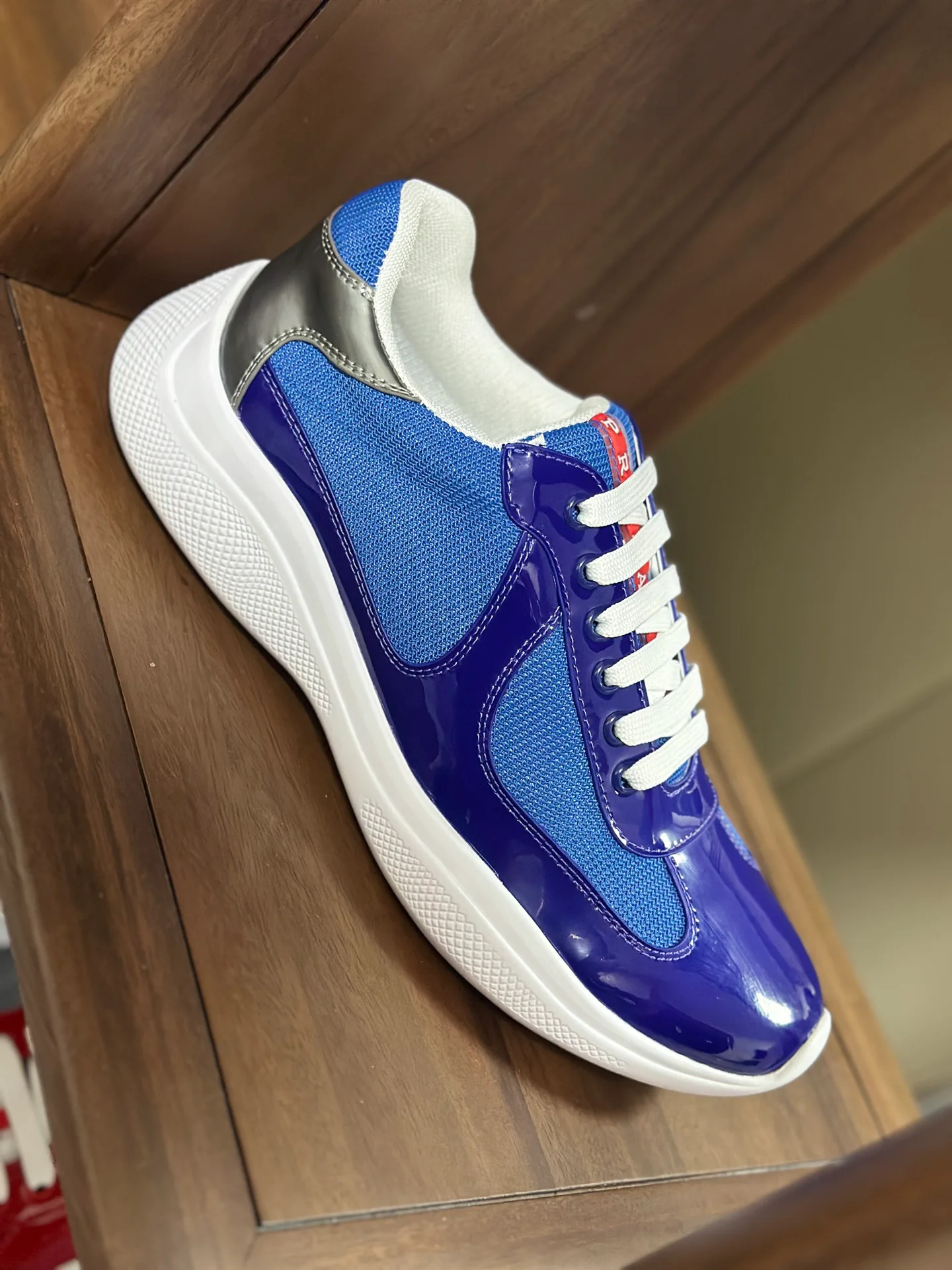 Кроссовки Женские Prada 18262257