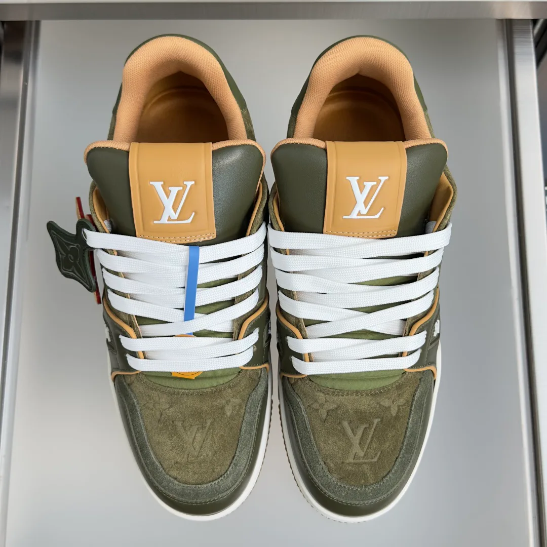 Кроссовки Женские Louis Vuitton 18604334