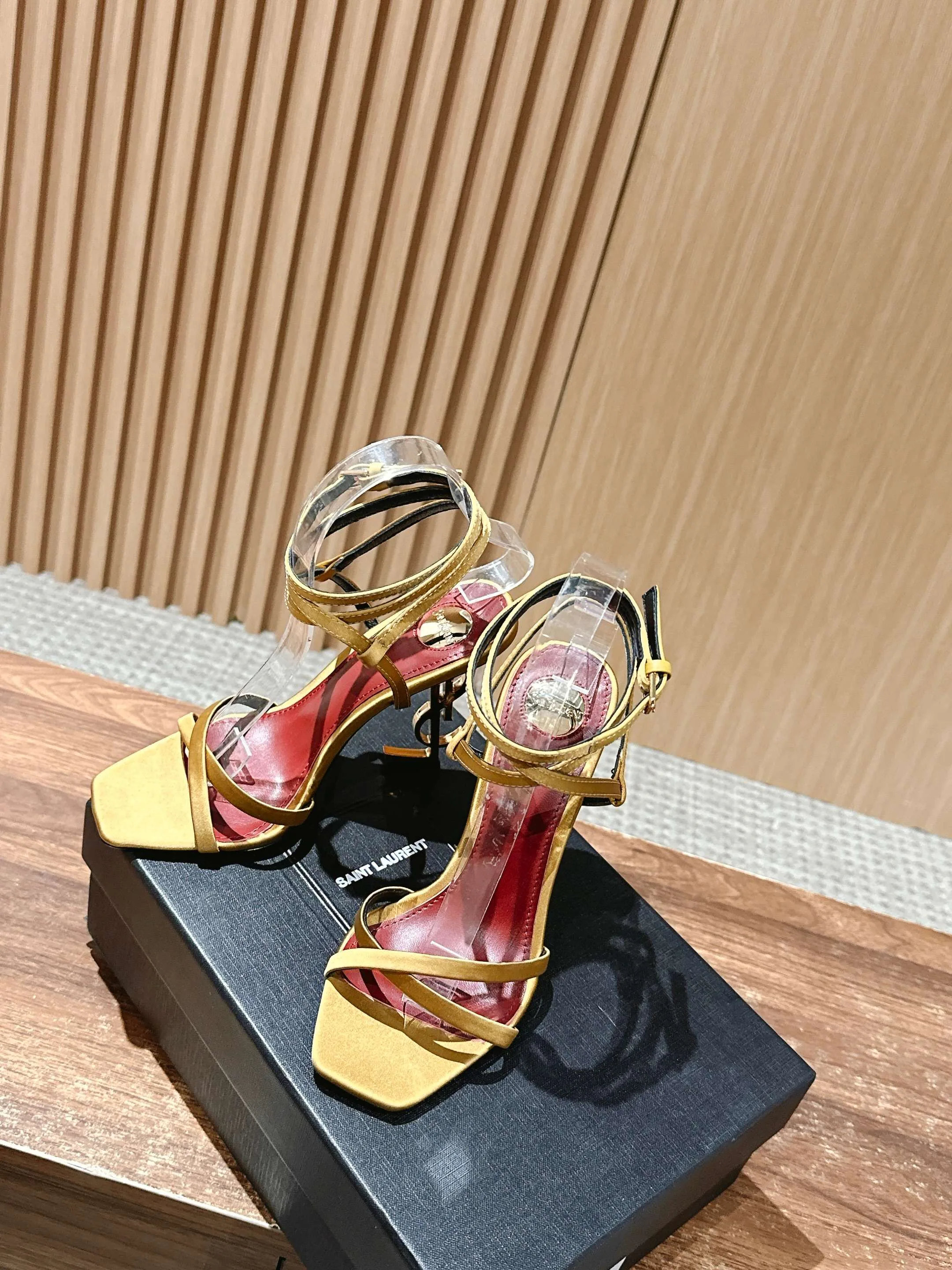 Босоножки Женские Saint Laurent 54904