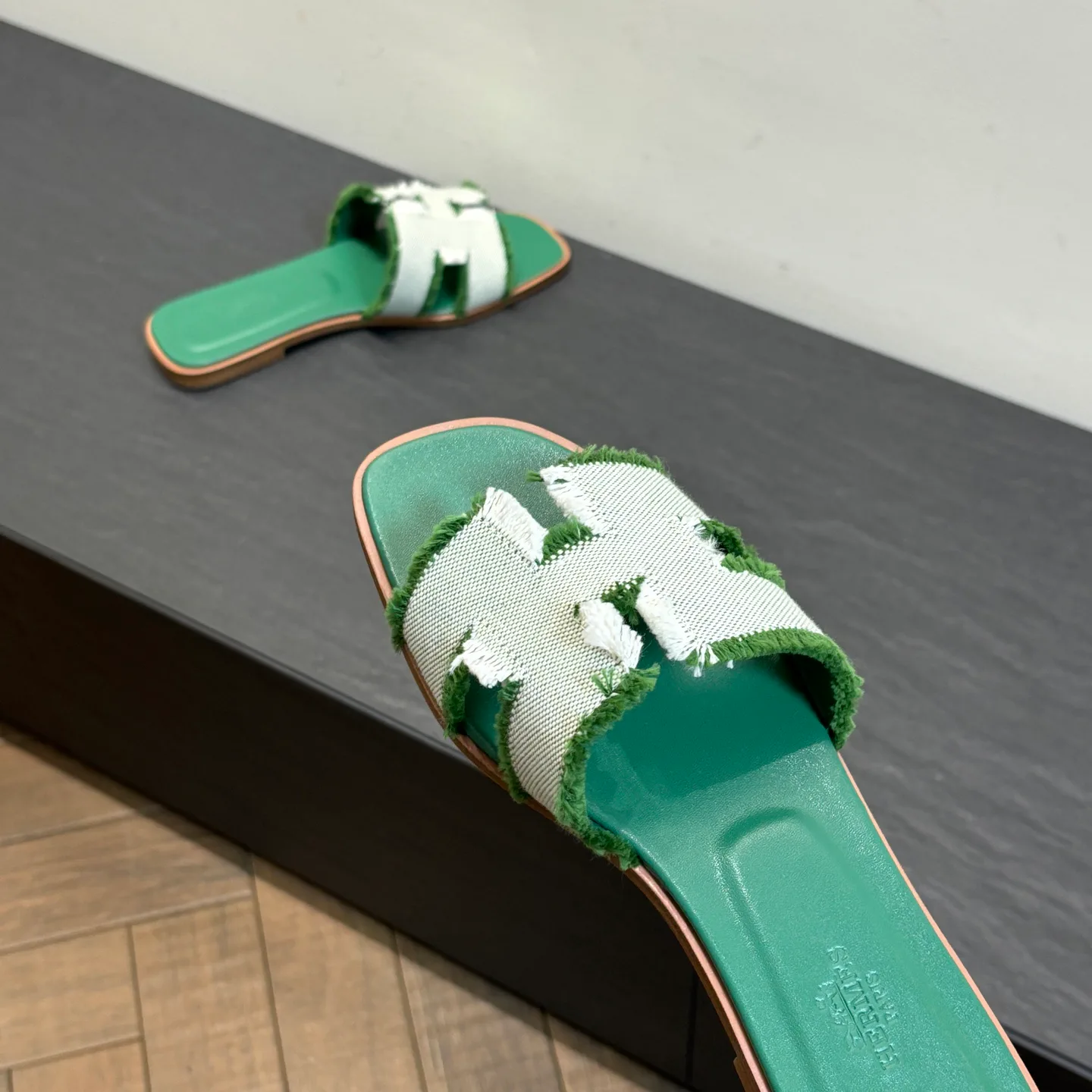 Шлепанцы Женские Hermes 1823105