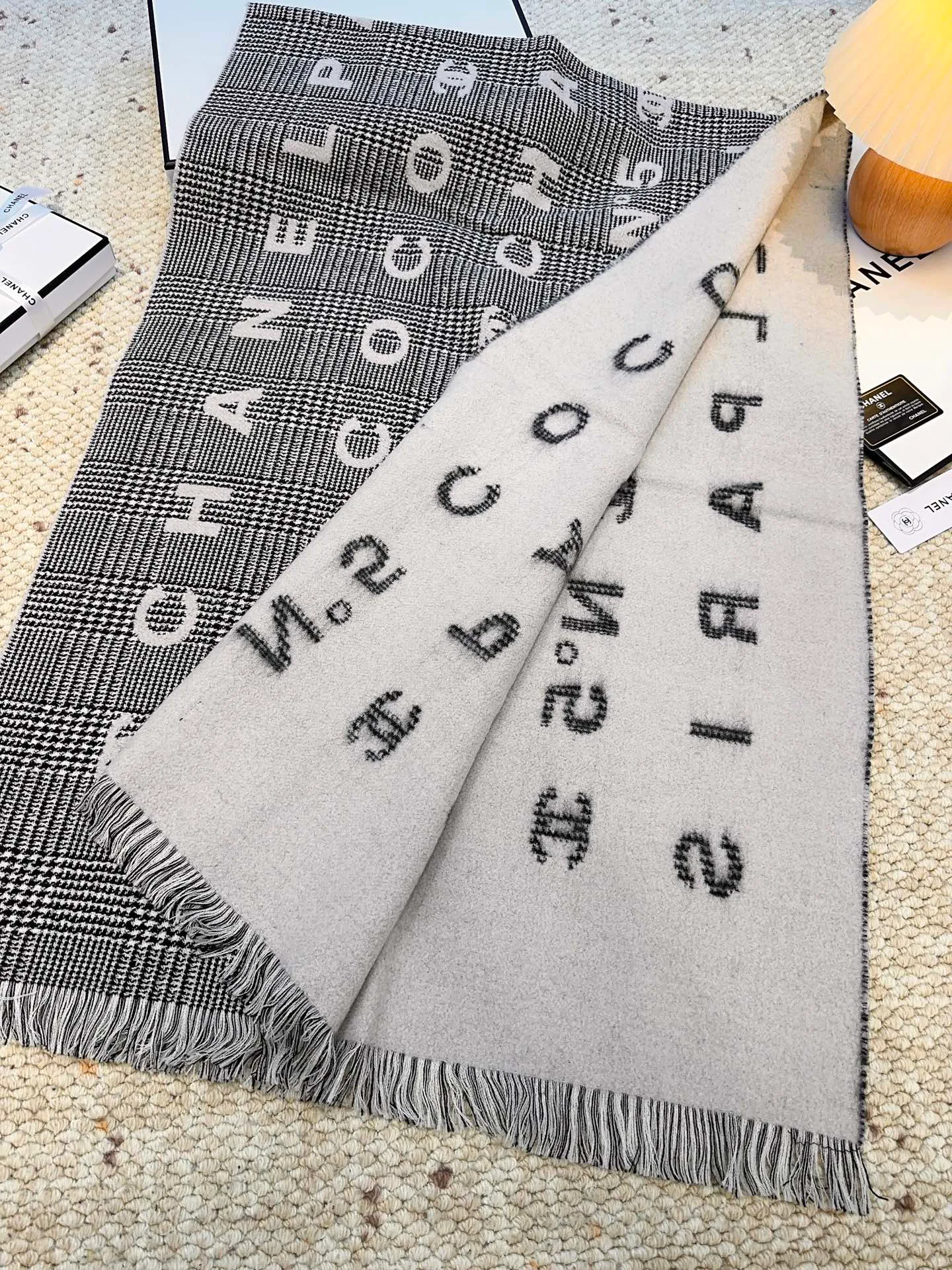 Шарфы Chanel 18401194