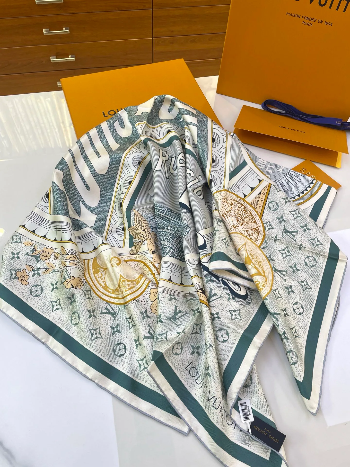 Шарфы Louis Vuitton 899687