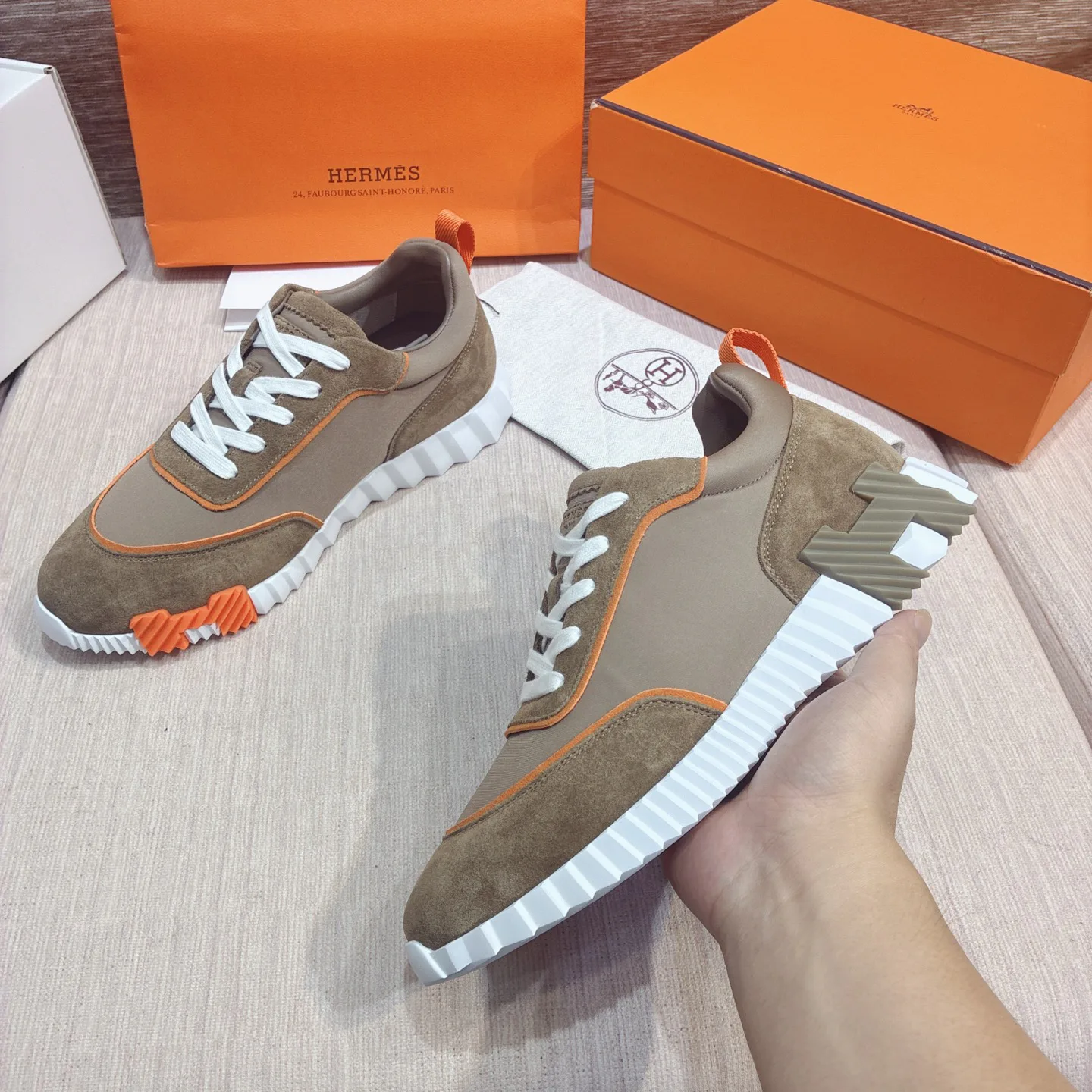 Кроссовки Женские Hermes 17977062