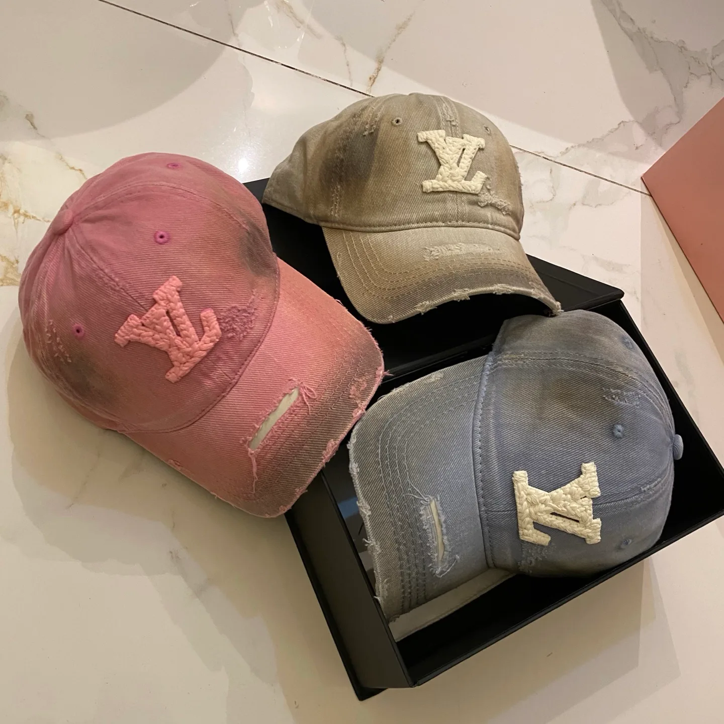 Головные Уборы Louis Vuitton 11852939