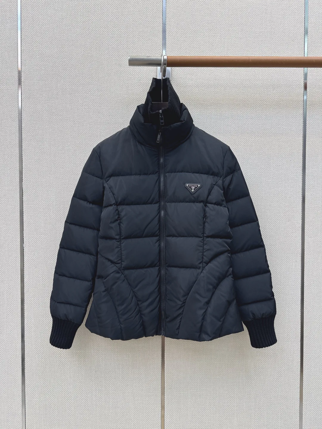 Куртки И Пуховики Женские Prada 18711539