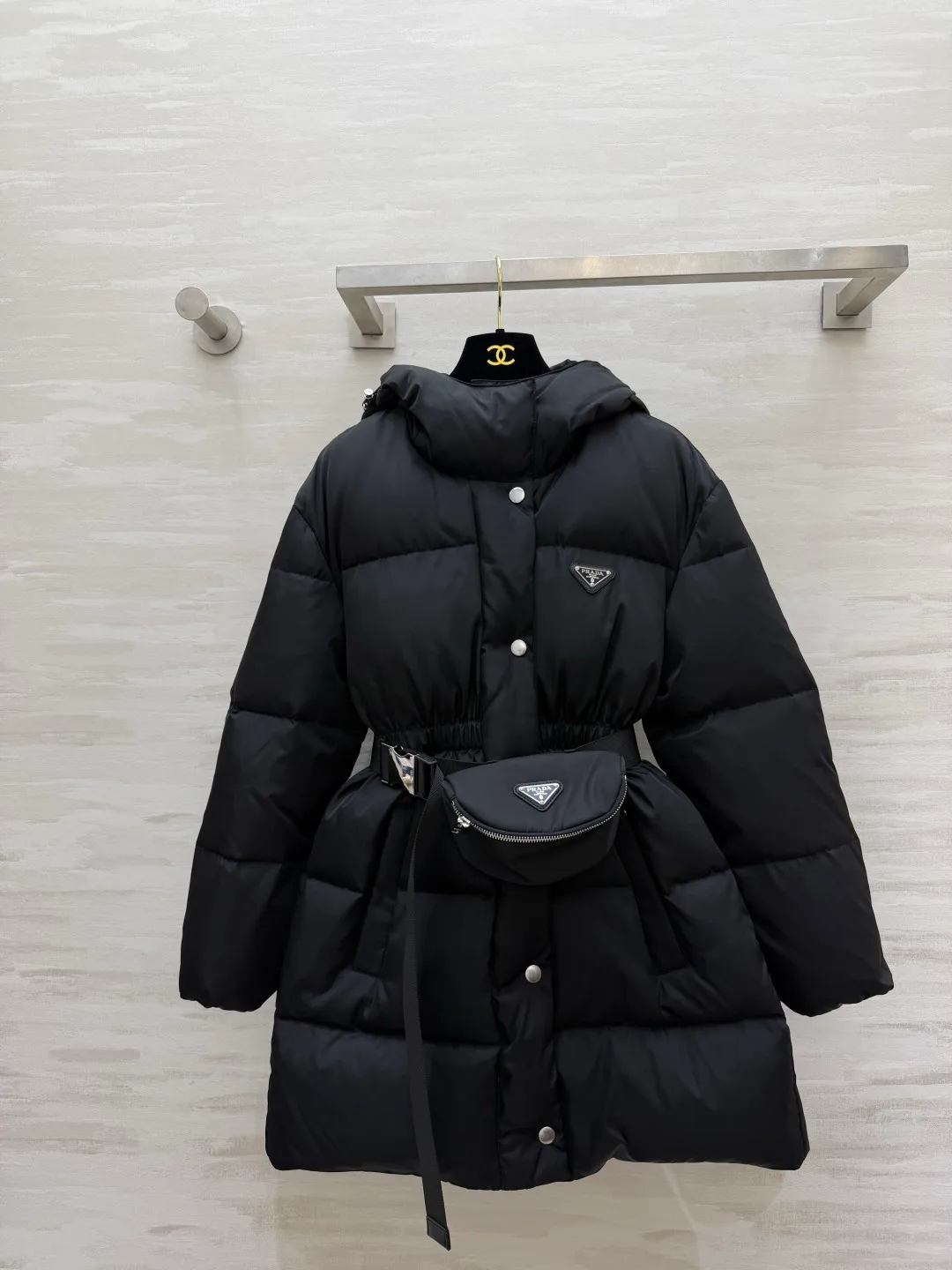 Куртки И Пуховики Женские Prada 18325291