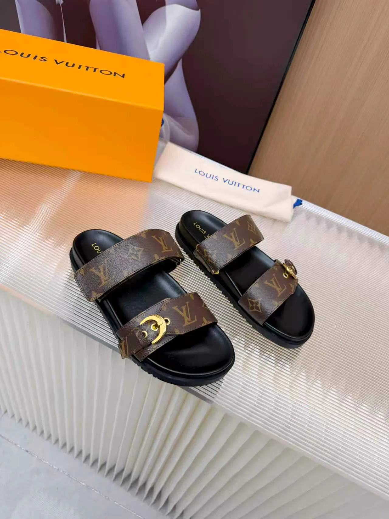Шлепанцы Женские Louis Vuitton 11633029