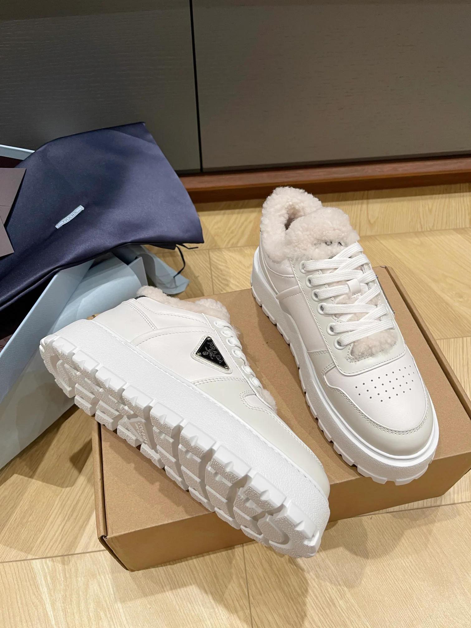 Кроссовки Женские Prada 1138305