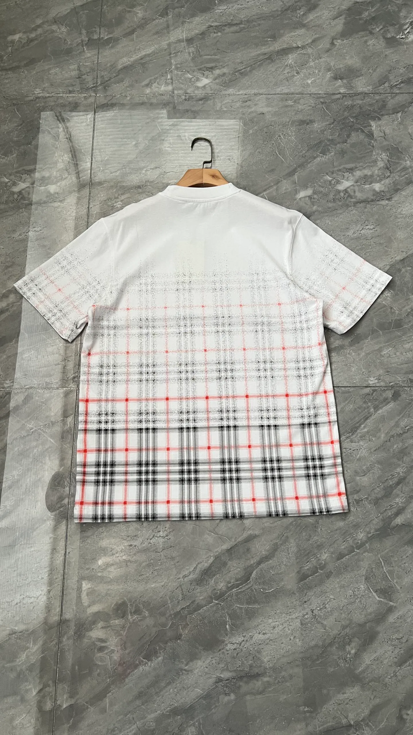 Футболки Женские Balenciaga 12039182