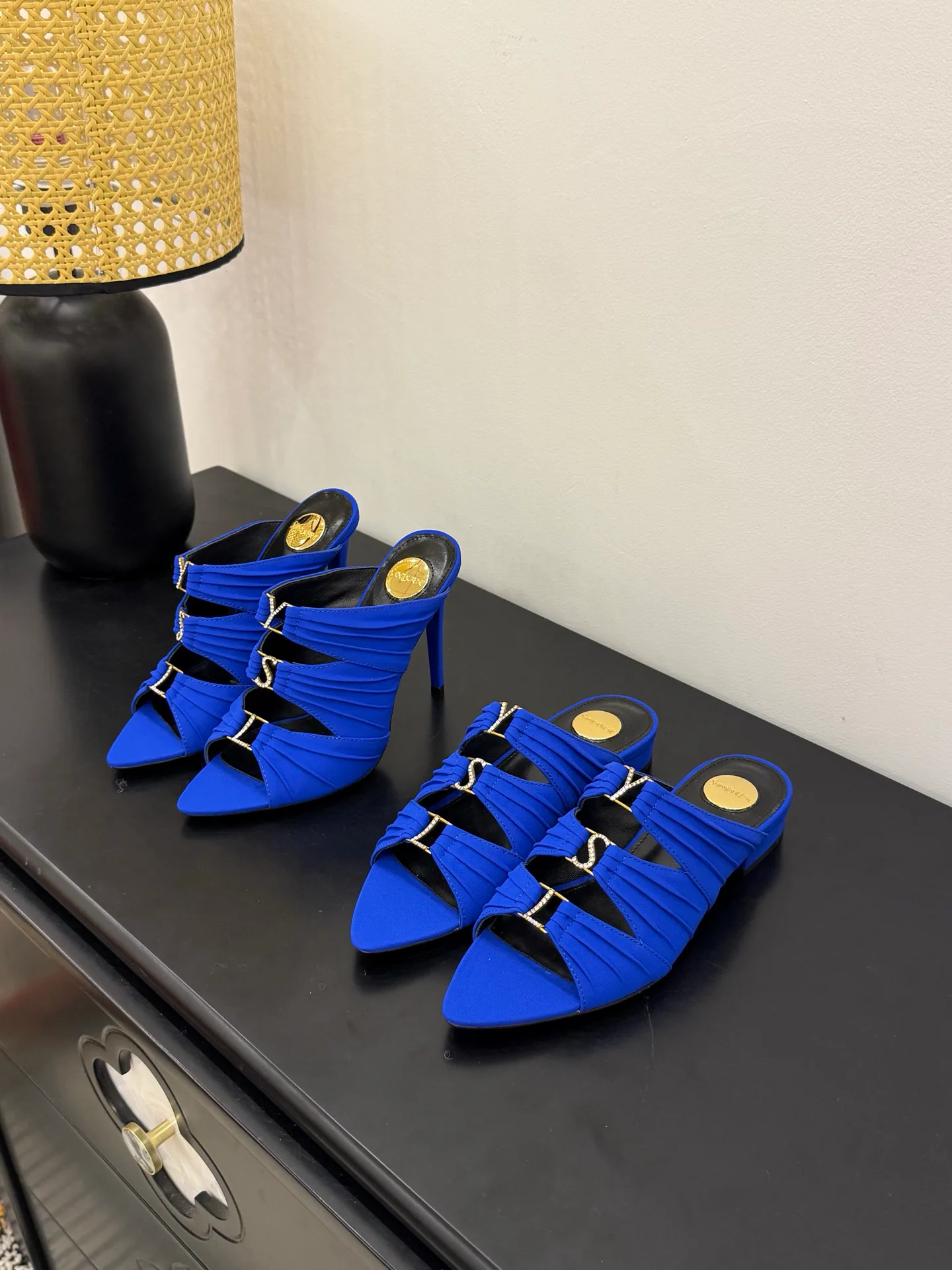 Босоножки Женские Saint Laurent 11739357