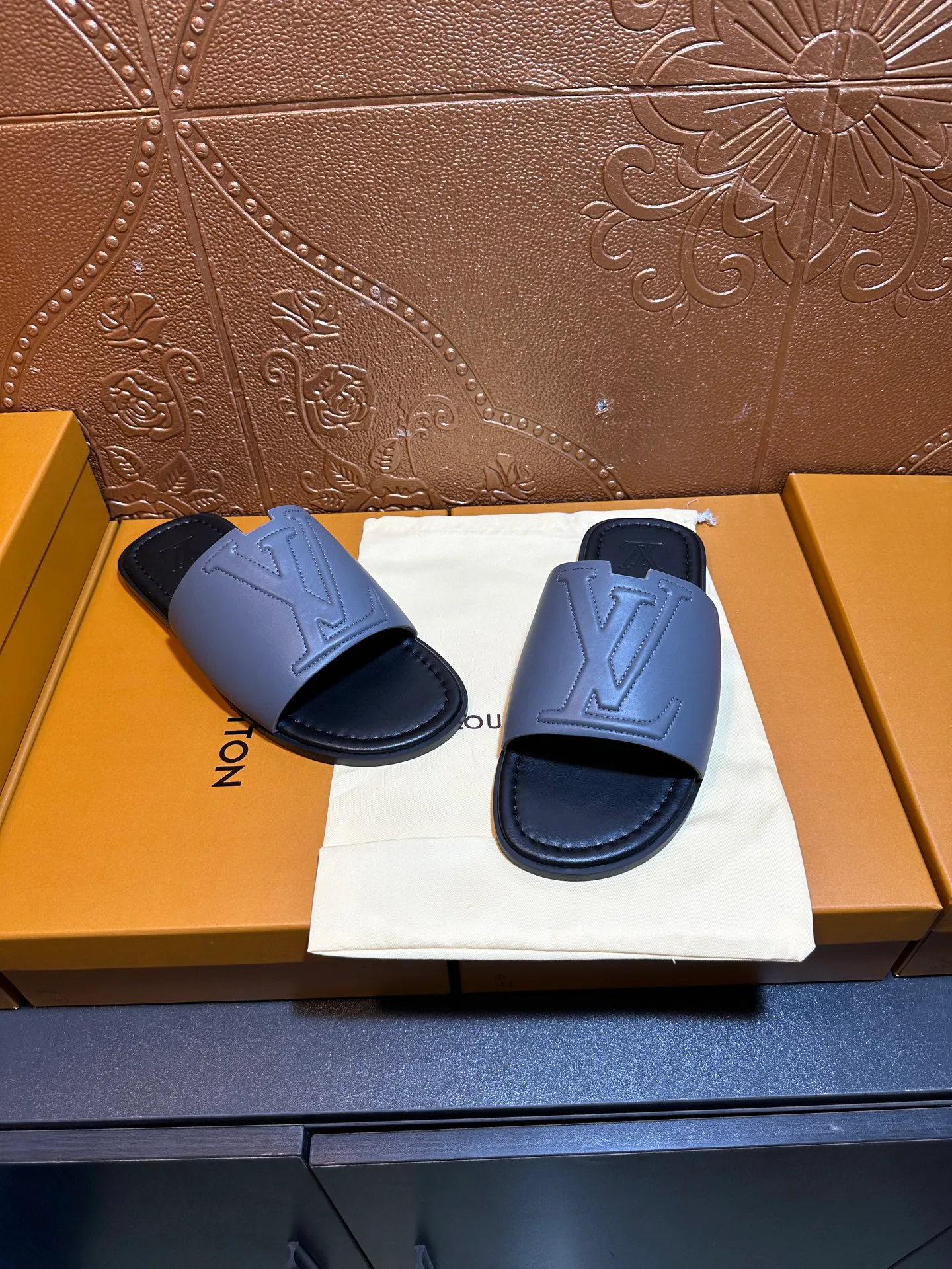 Шлепанцы Мужские Louis Vuitton 11488095