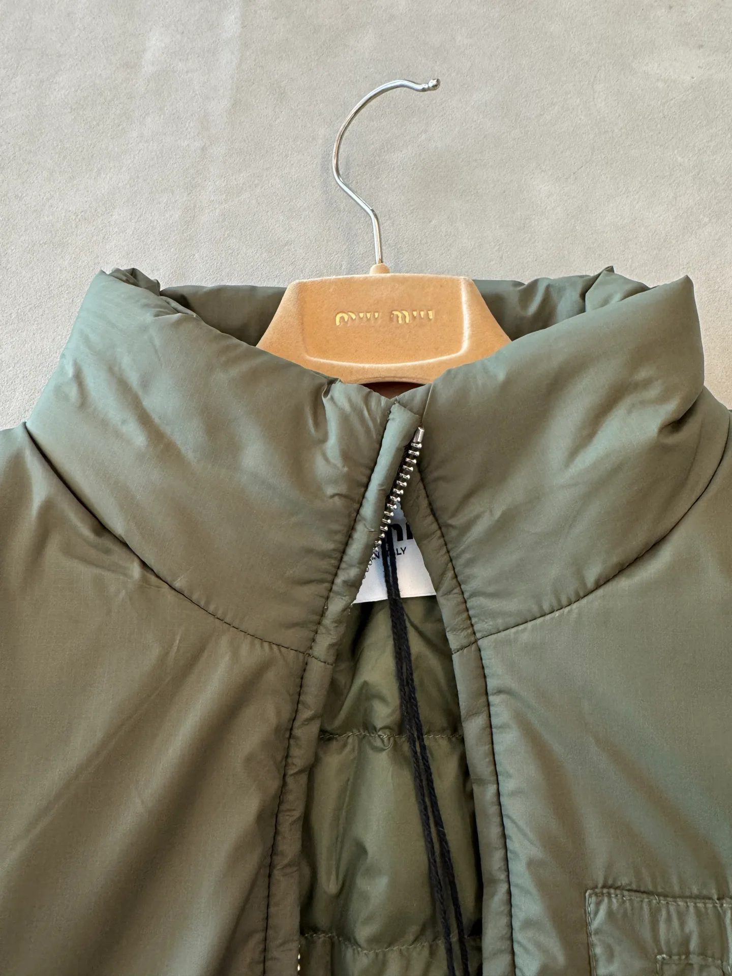 Куртки И Пуховики Женские Miu Miu 18829679