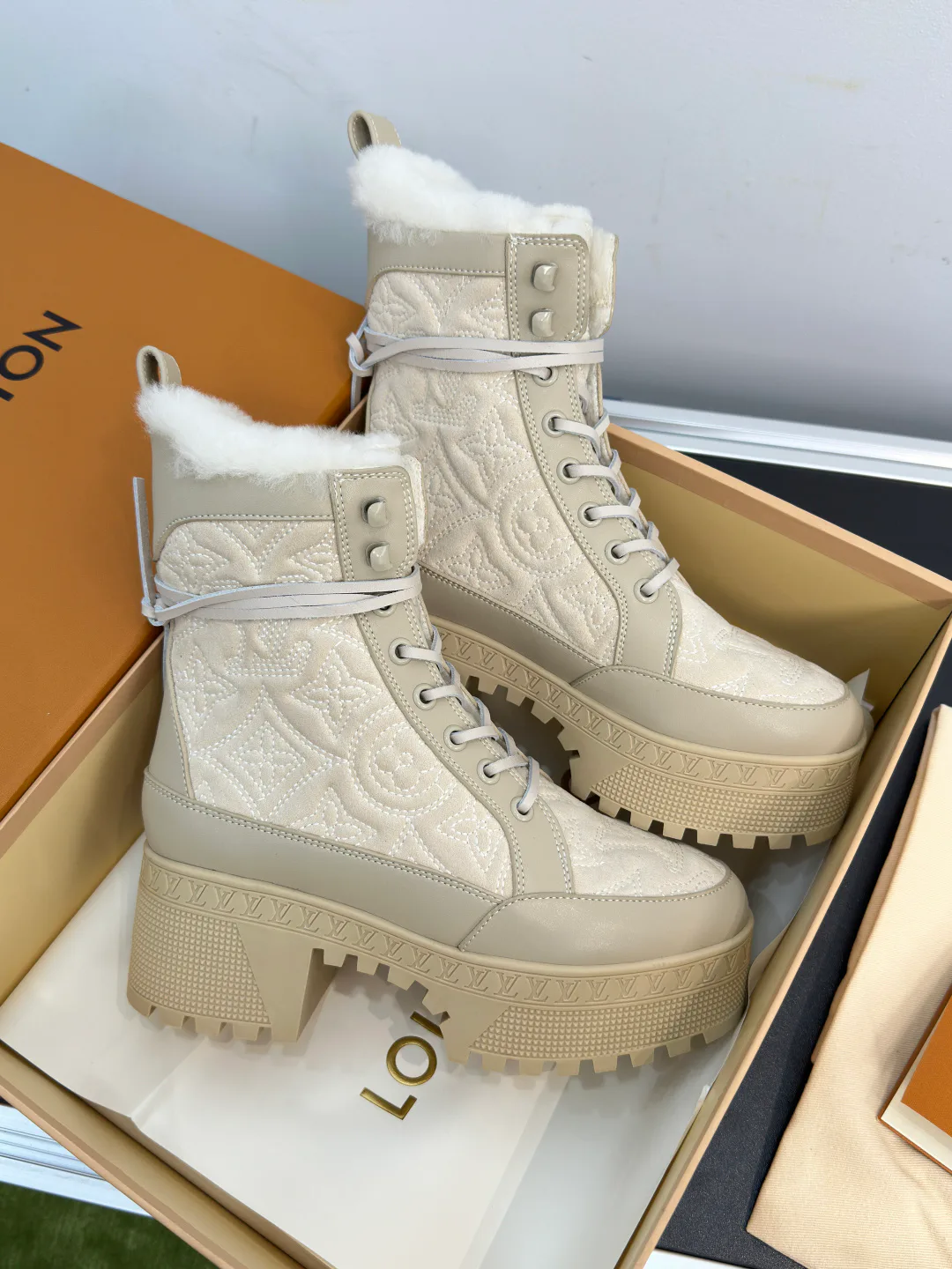 Ботинки Женские Louis Vuitton 18719519
