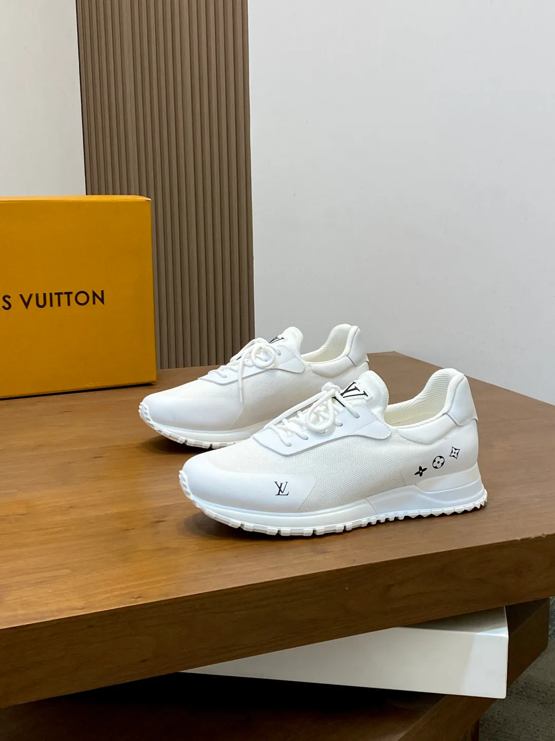 Кроссовки Мужские Louis Vuitton 19137411