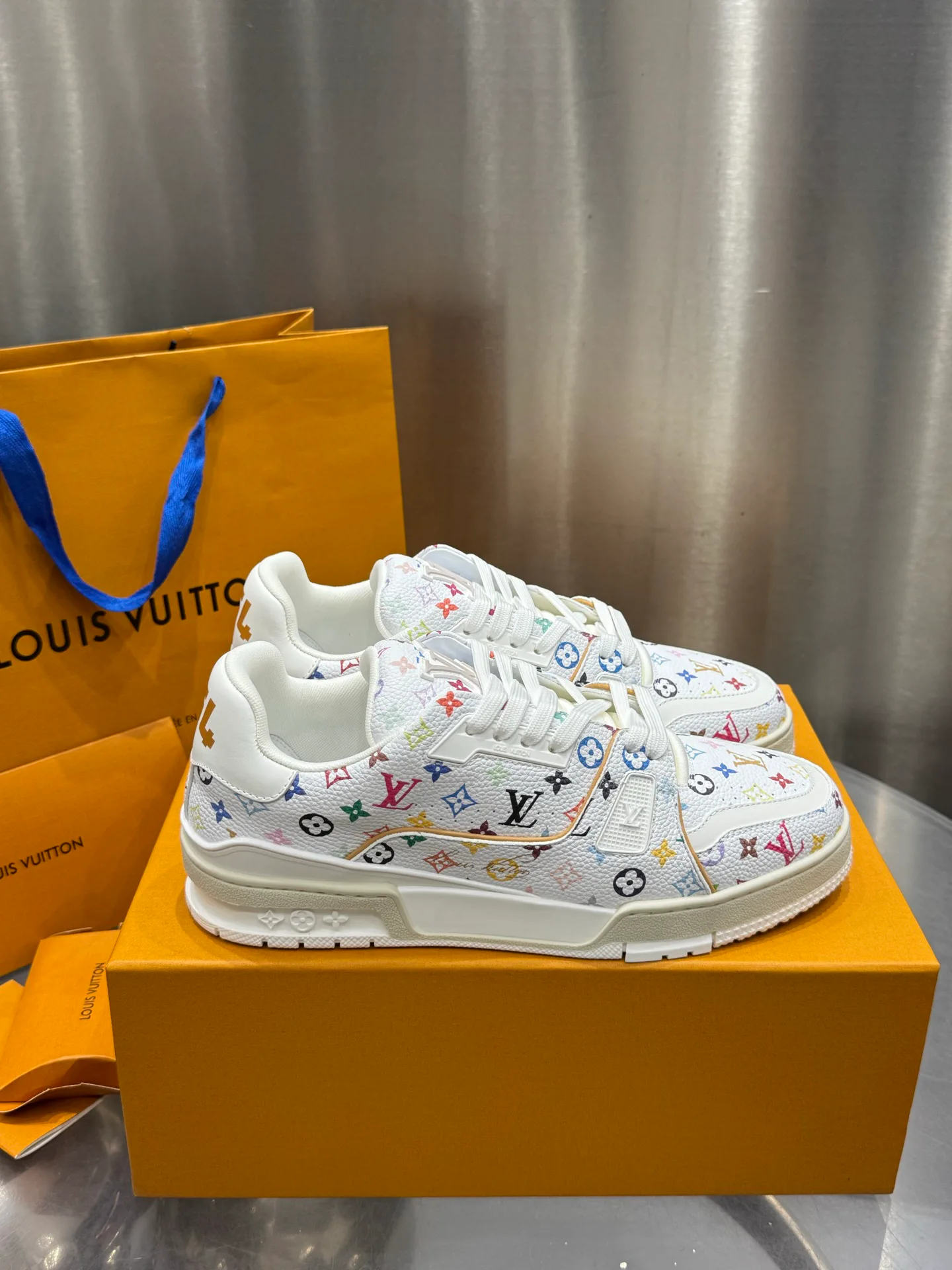 Кроссовки Мужские Louis Vuitton 19073347