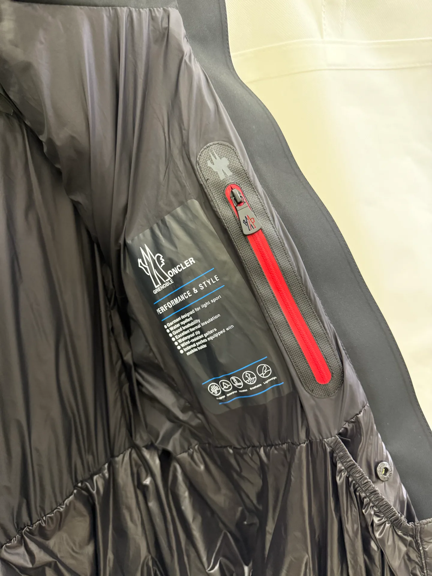 Куртки И Пуховики Женские Moncler 18825251