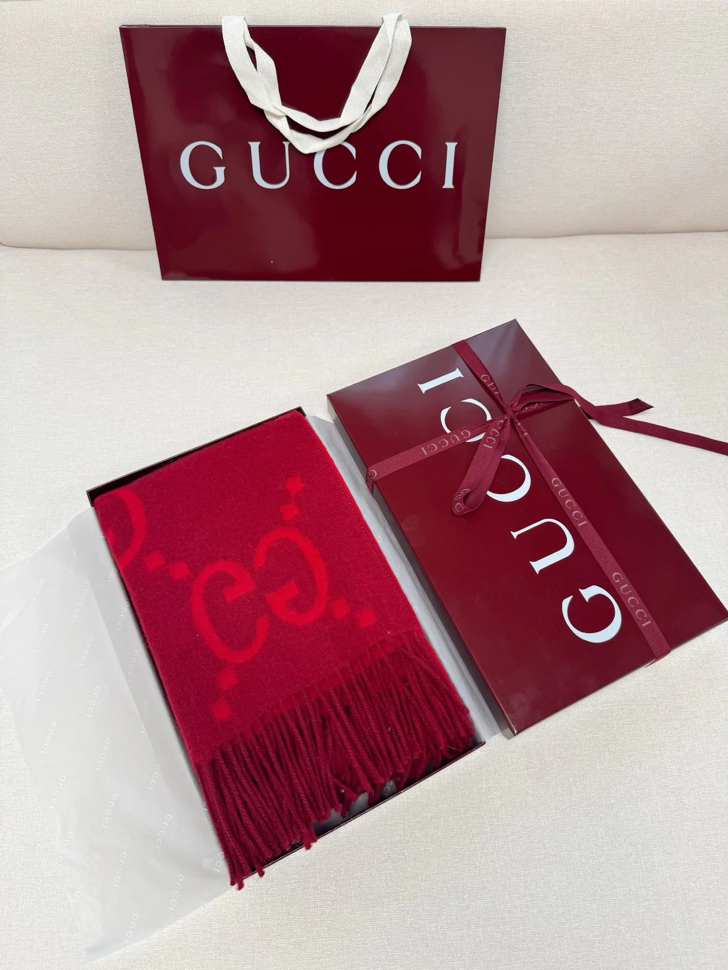 Шарфы Gucci 17882816
