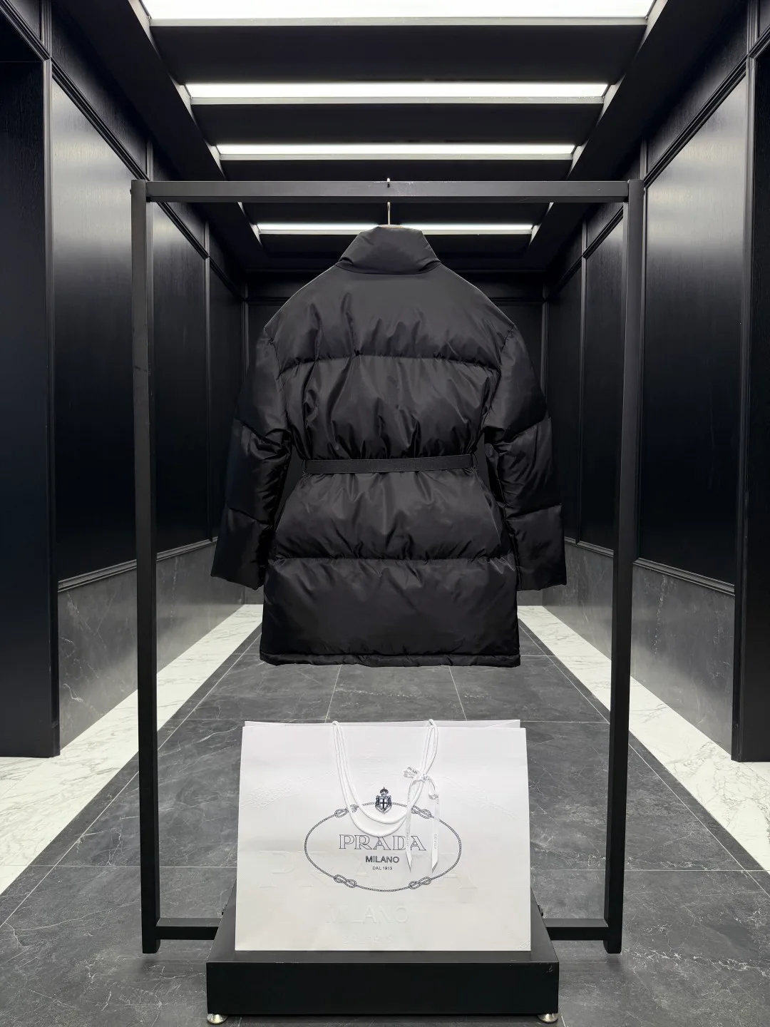 Куртки И Пуховики Женские Prada 18927183