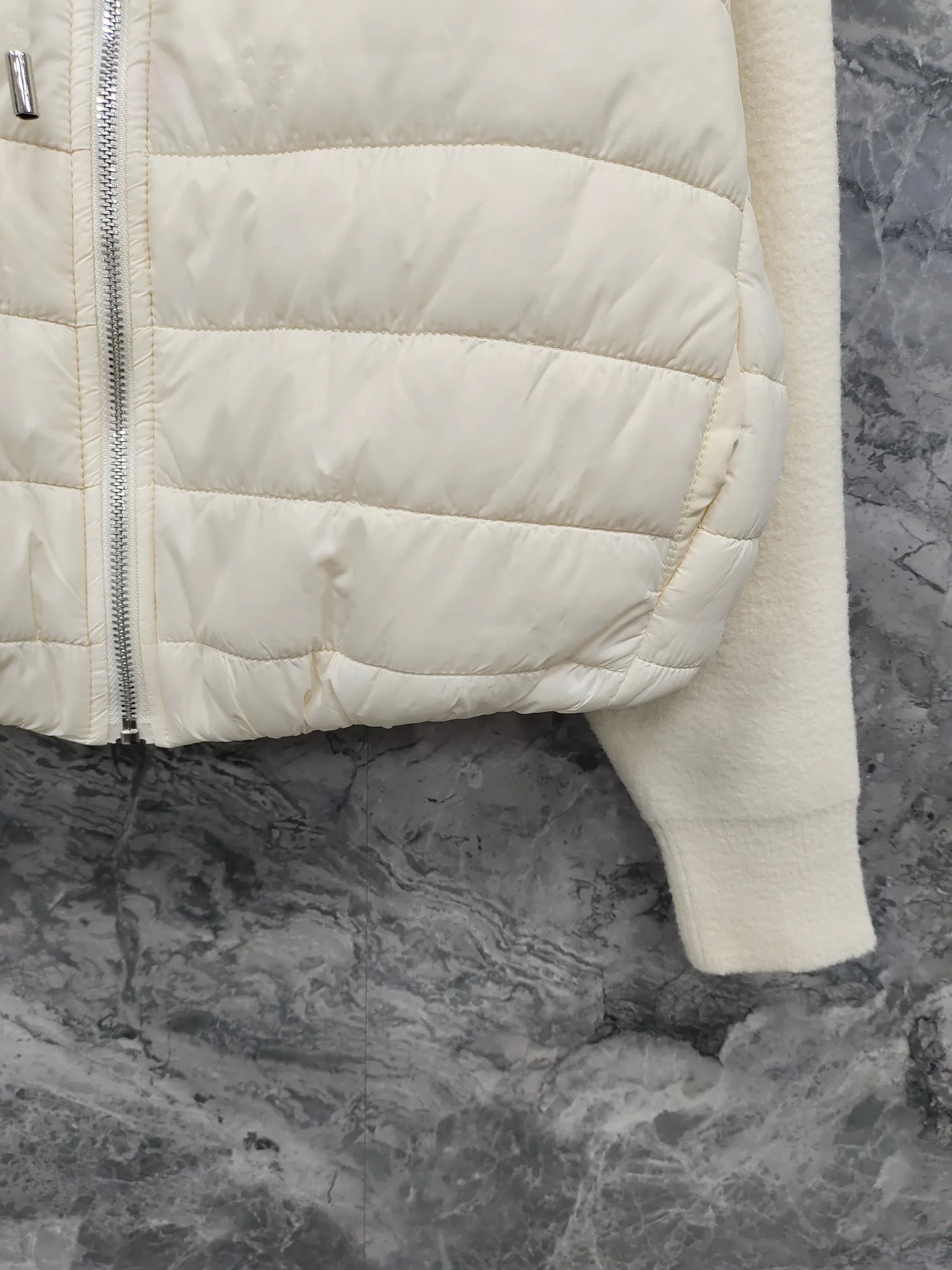 Куртки И Пуховики Женские Moncler 18743552
