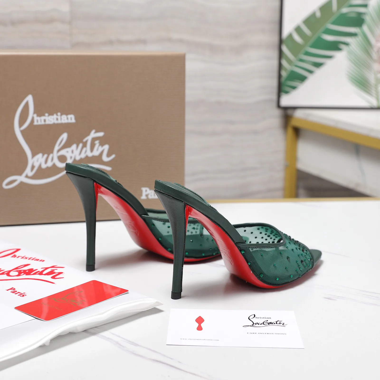 Босоножки Женские Christian Louboutin 1125553