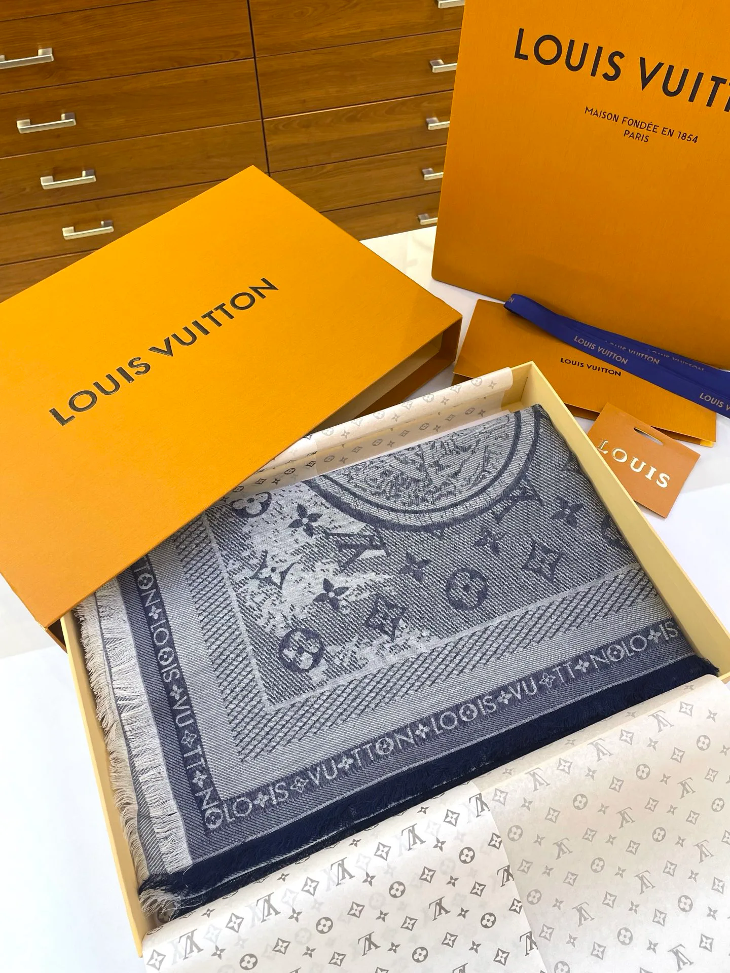 Шарфы Louis Vuitton 468205