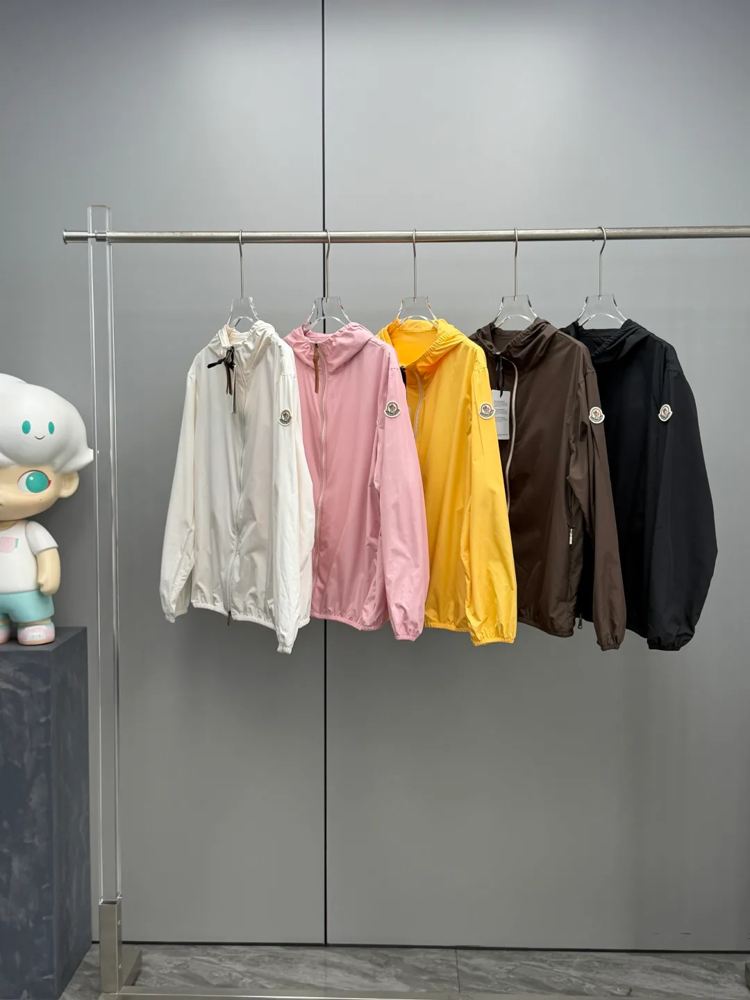 Куртки И Пуховики Мужские Moncler 12730025