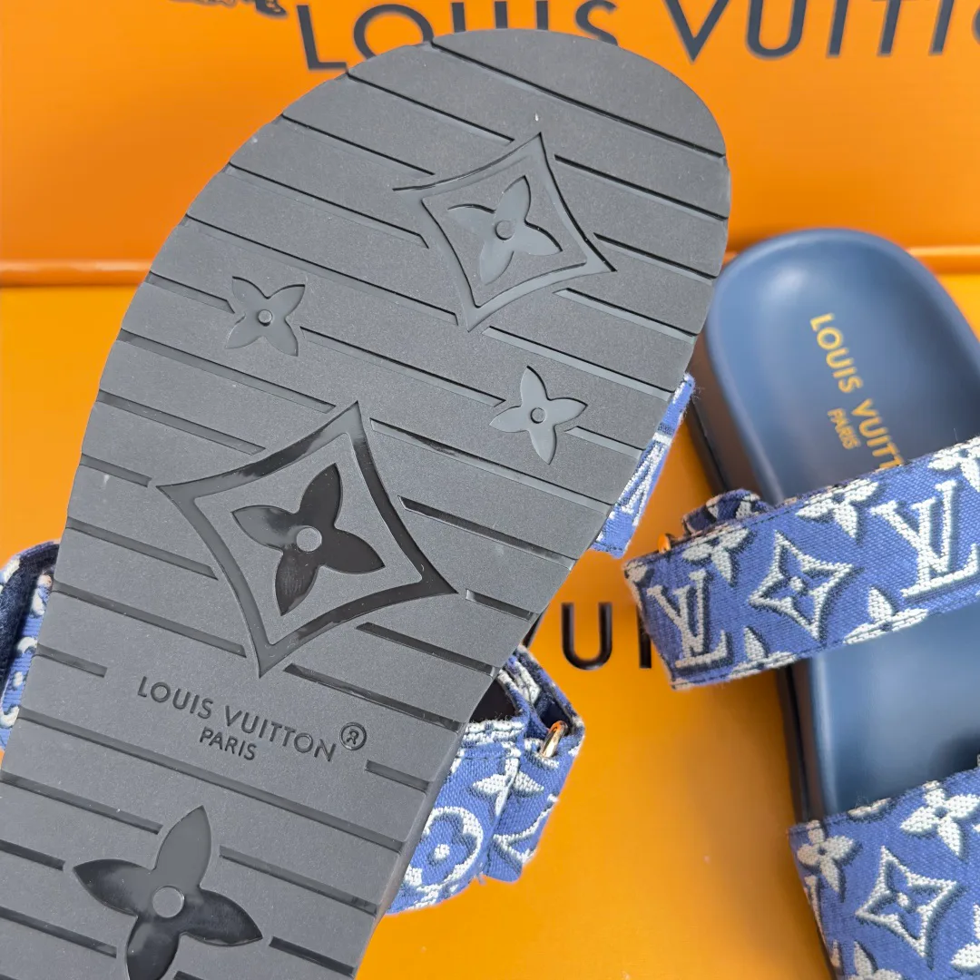 Шлепанцы Женские Louis Vuitton 17780720