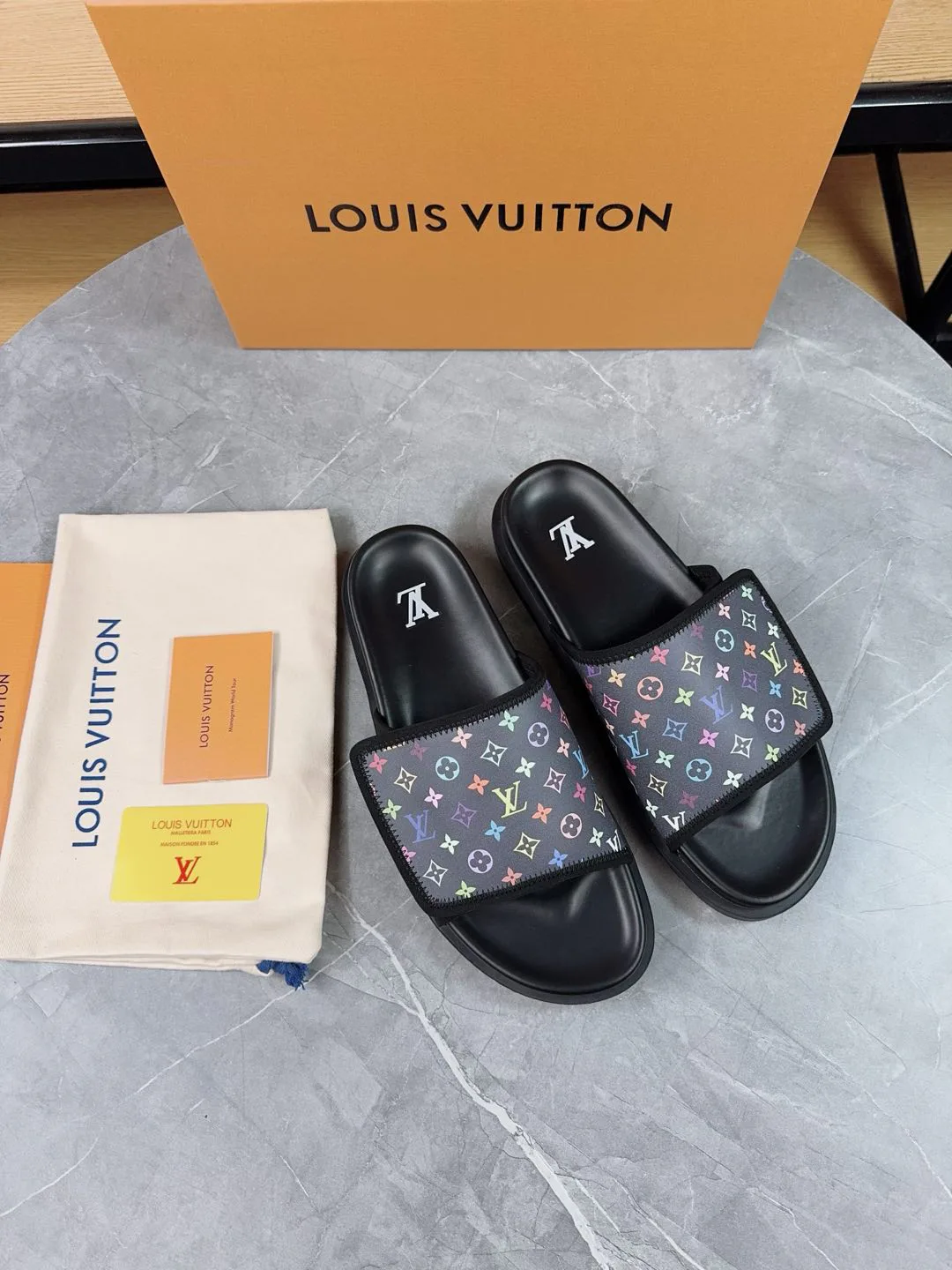 Шлепанцы Мужские Louis Vuitton 8916