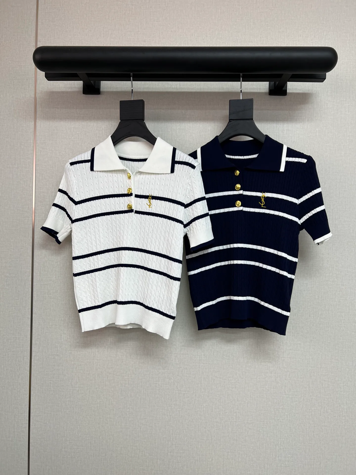 Топы Женские Saint Laurent 13410371