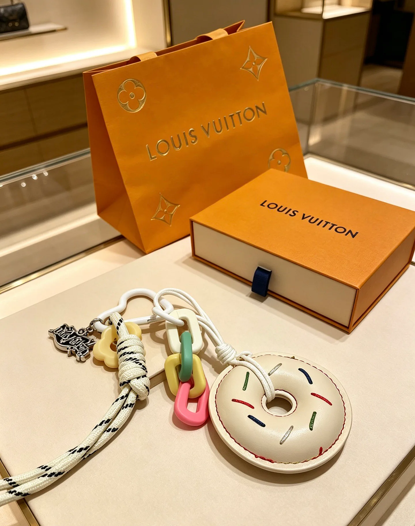Ключницы Louis Vuitton 18616016