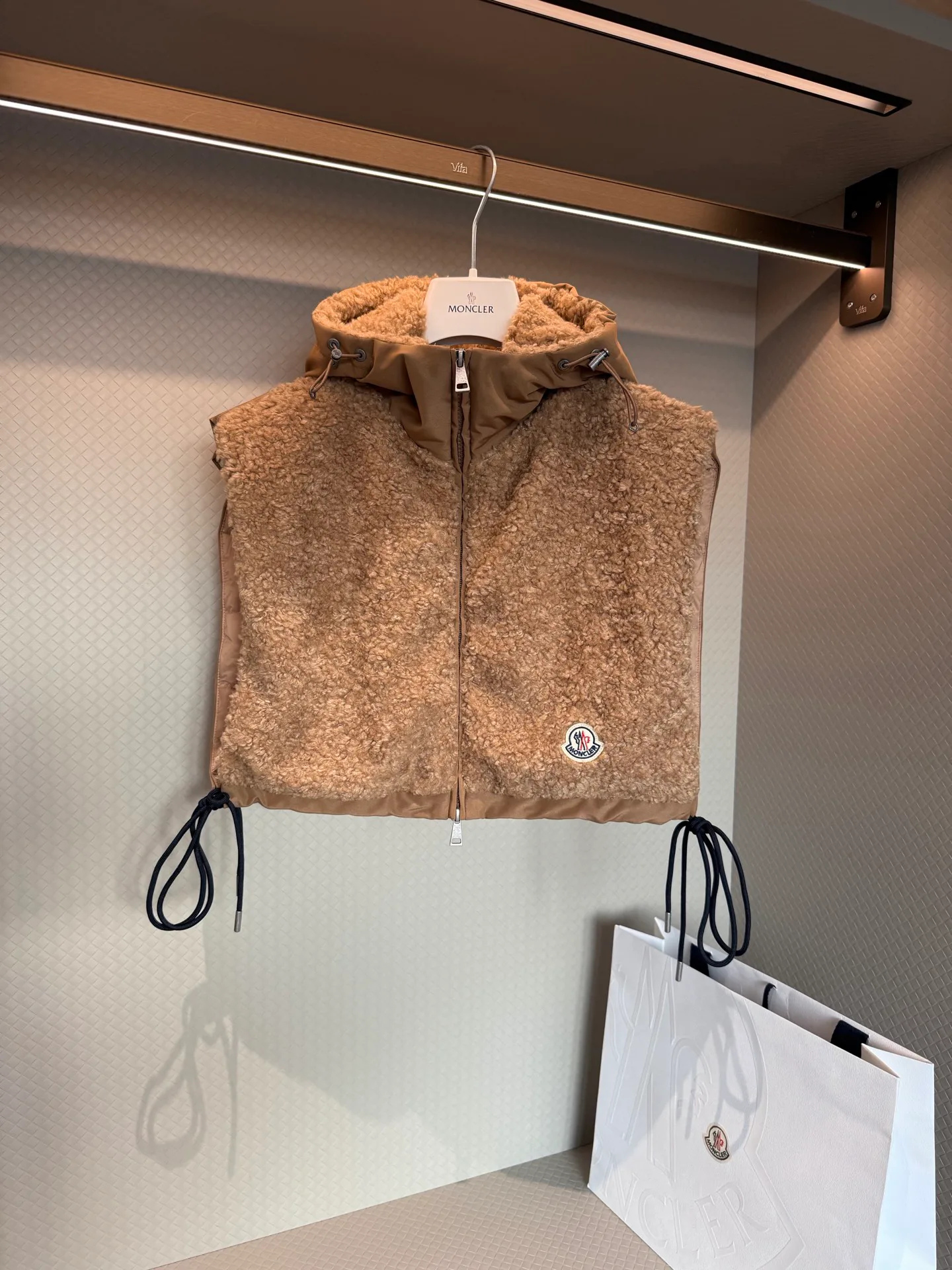 Жилеты Женские Moncler 18692533