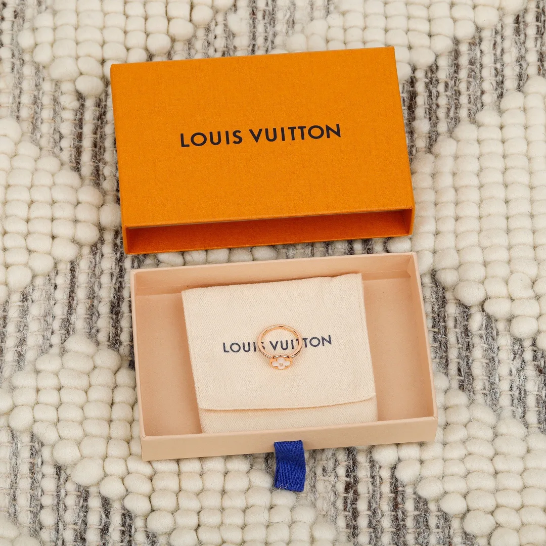 Бижутерия Louis Vuitton 17798989
