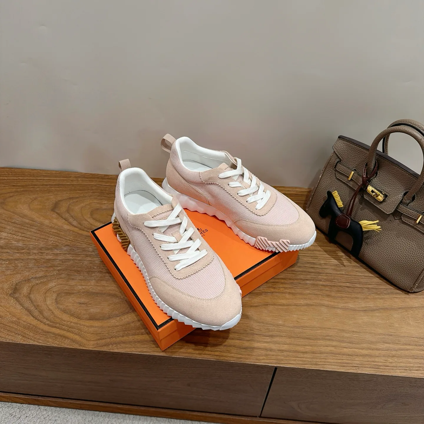 Кроссовки Женские Hermes 18729620