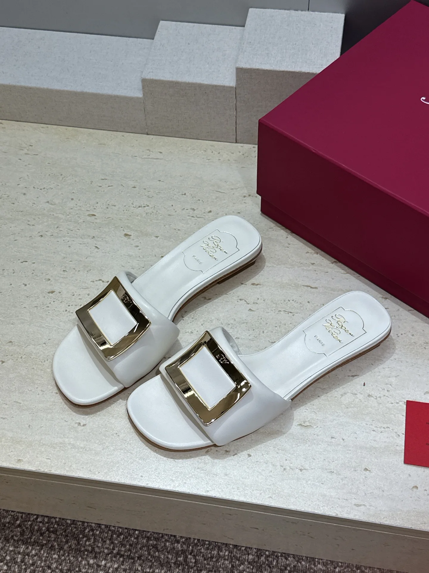 Шлепанцы Женские Roger Vivier 16910355