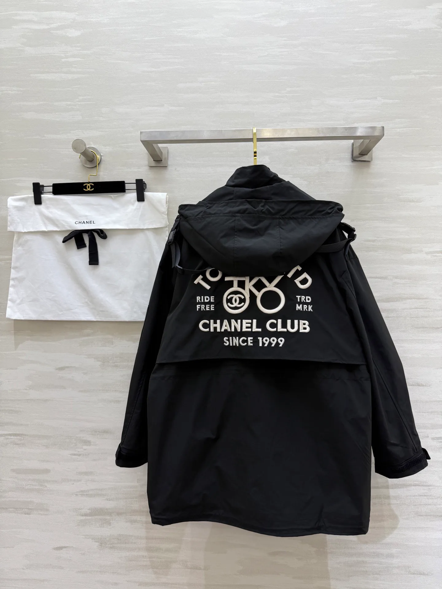 Куртки И Пуховики Мужские Chanel 10396609