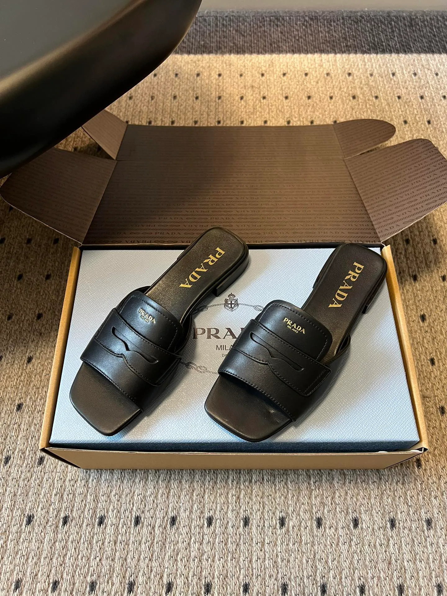 Шлепанцы Женские Prada 11754993