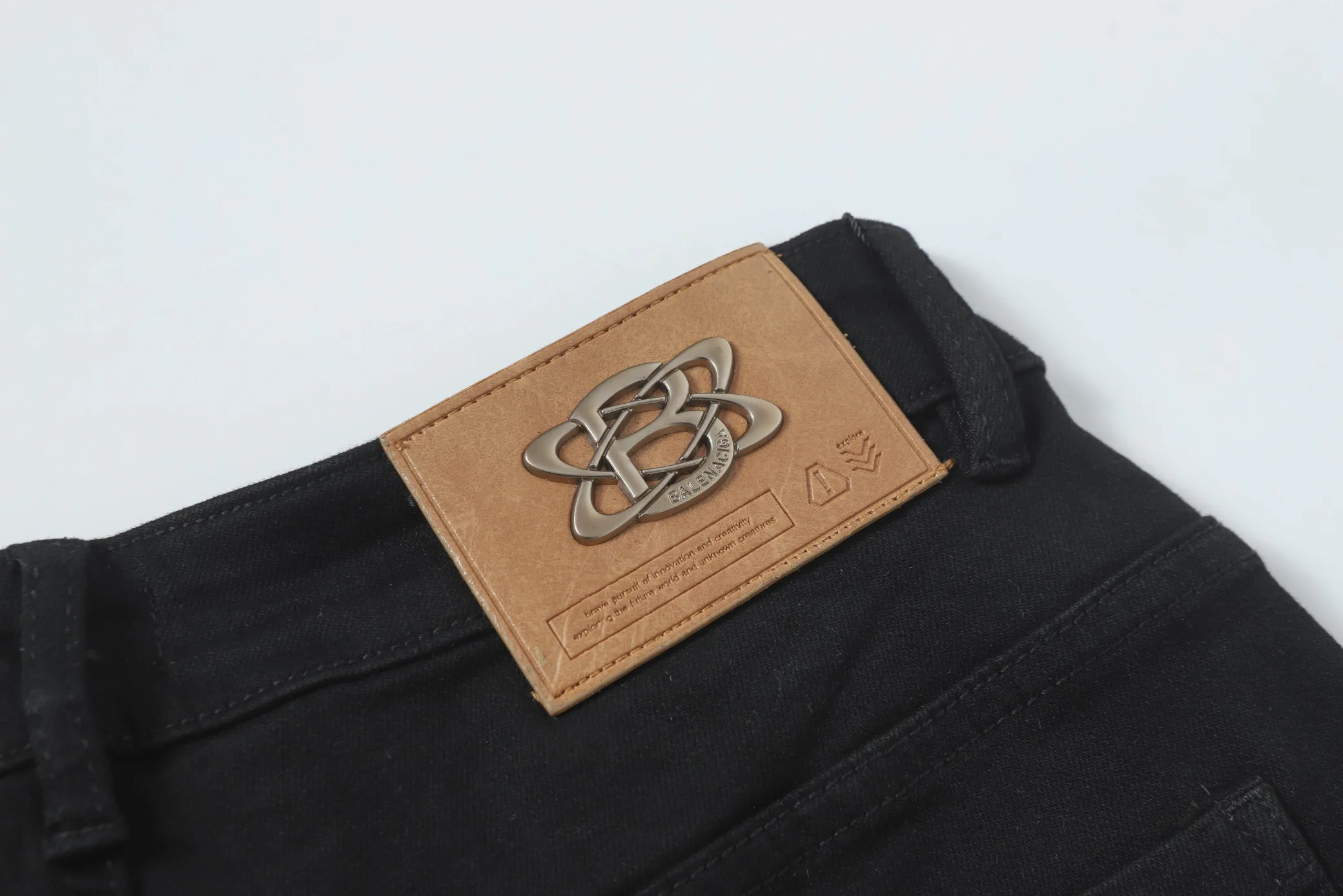 Джинсы Мужские Balenciaga 23600