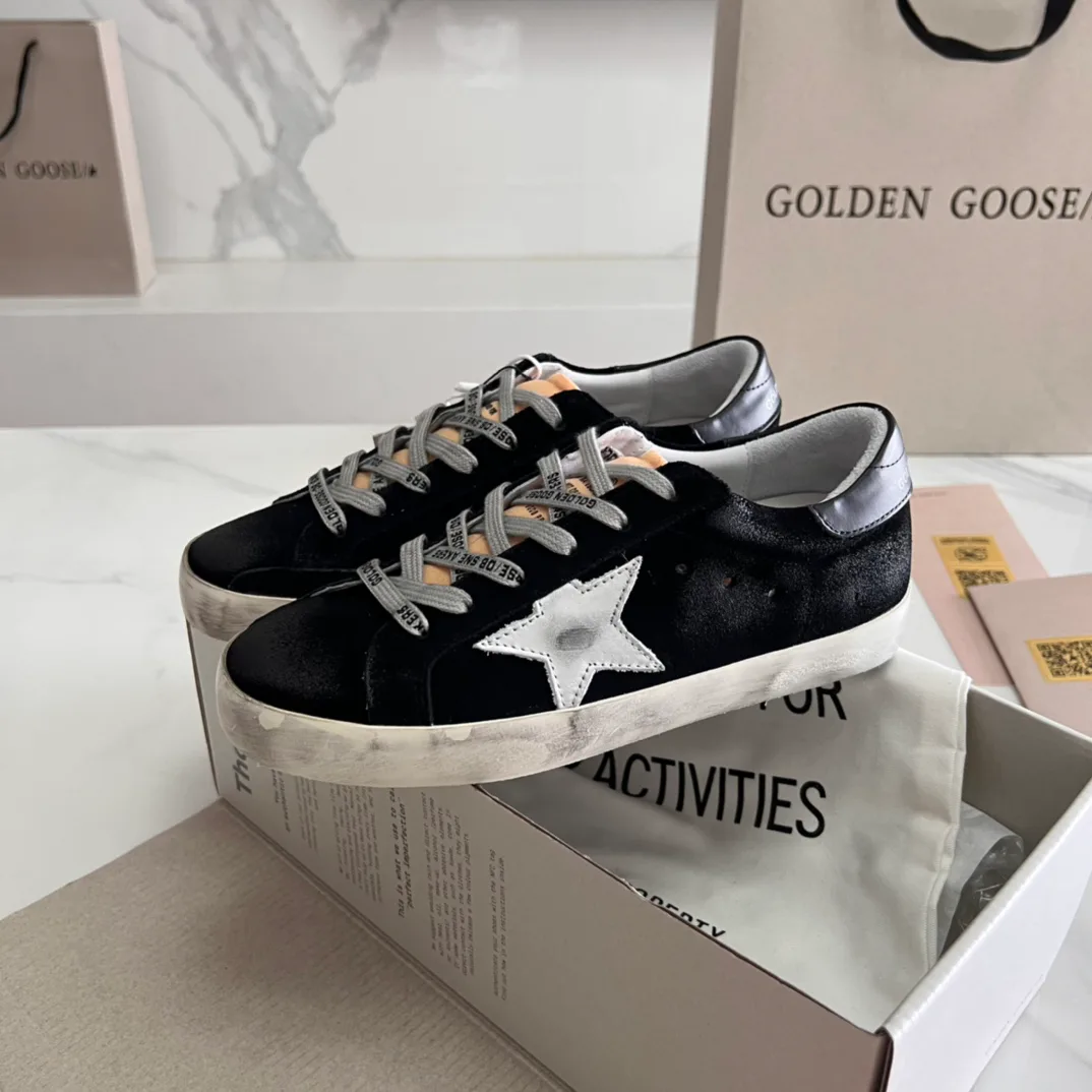 Кроссовки Женские Golden Goose 16995656