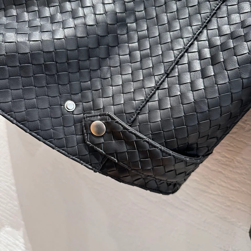 Кожаные Куртки И Дублёнки Женские Bottega Veneta 19056905