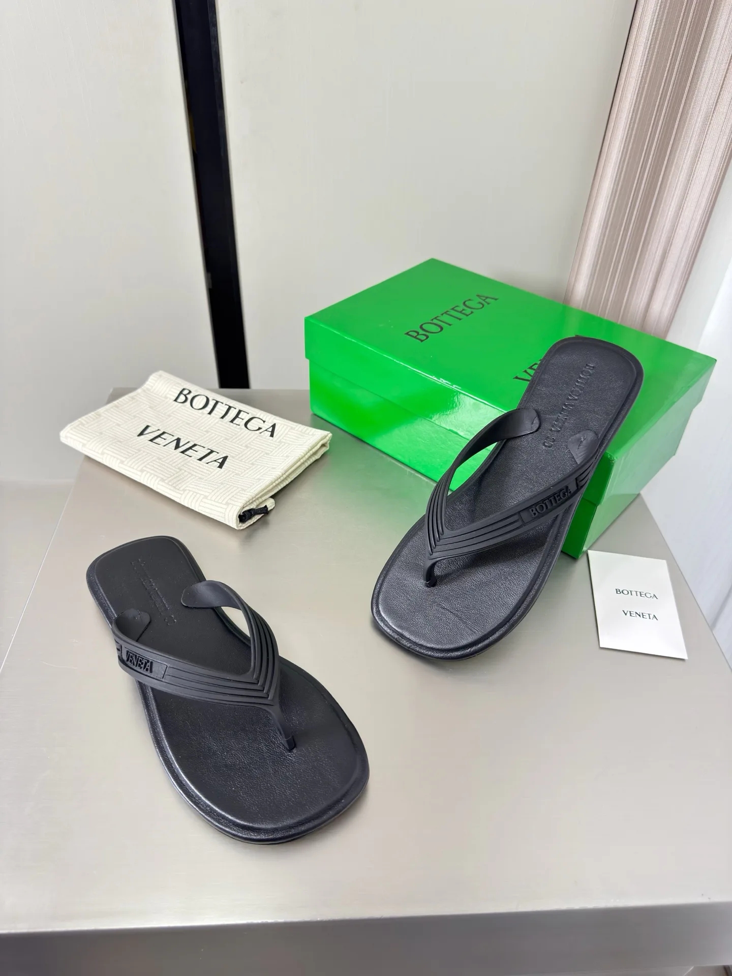 Шлепанцы Женские Bottega Veneta 17722625