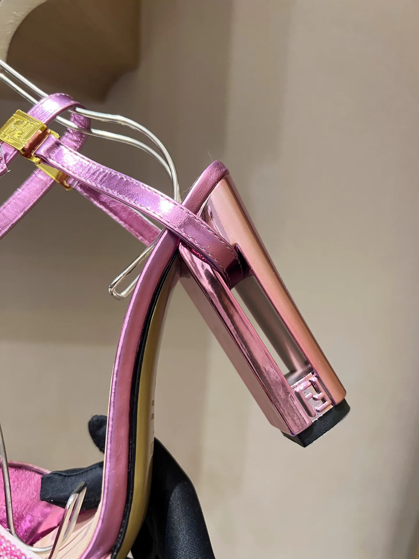 Босоножки Женские Fendi 9288994