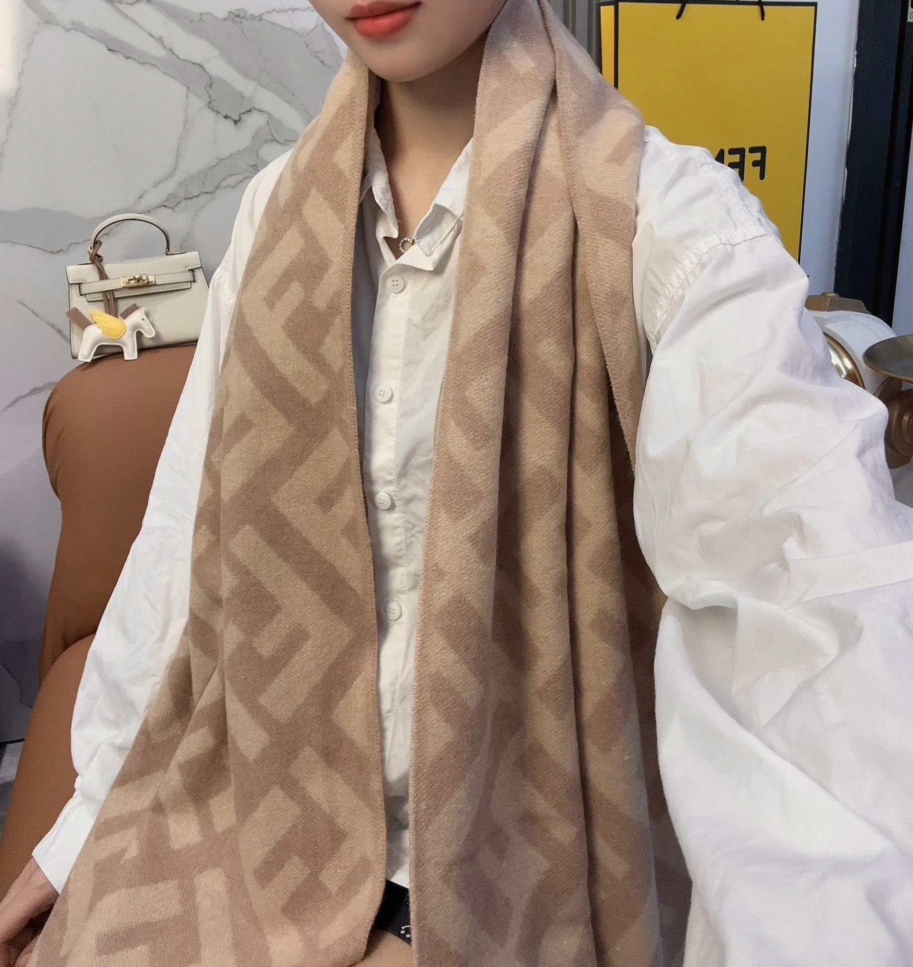 Шарфы Fendi 4473