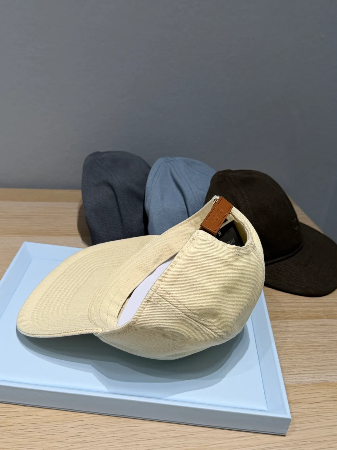 Головные Уборы Miu Miu 869566