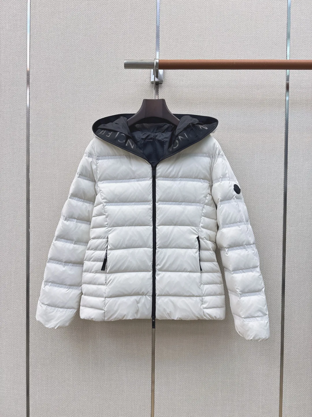 Куртки И Пуховики Женские Moncler 18450472