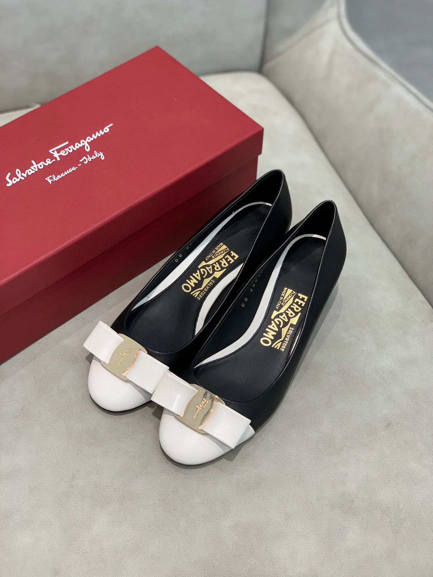 Туфли Женские Salvatore Ferragamo 11675497