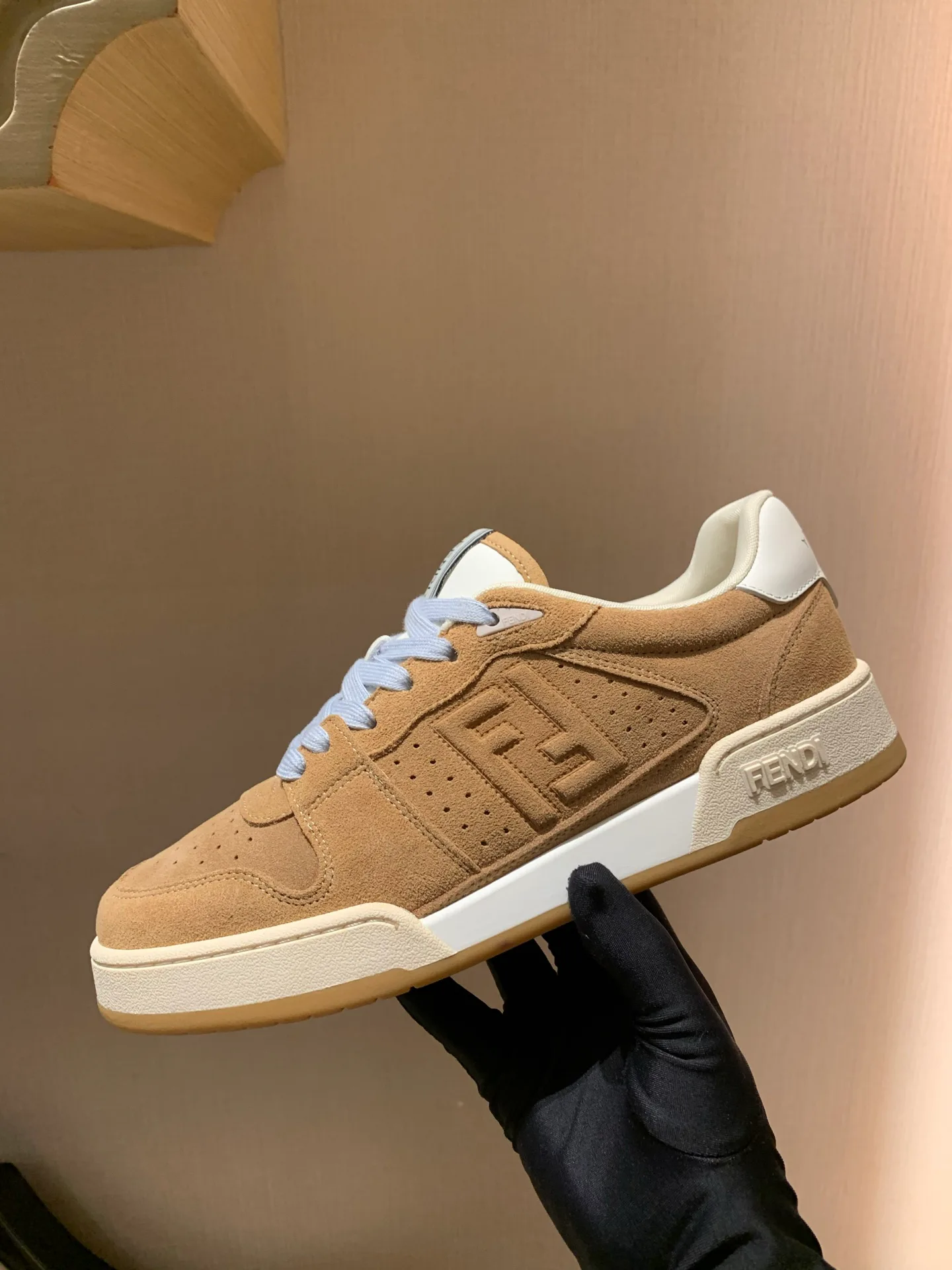 Кроссовки Женские Fendi 18228111