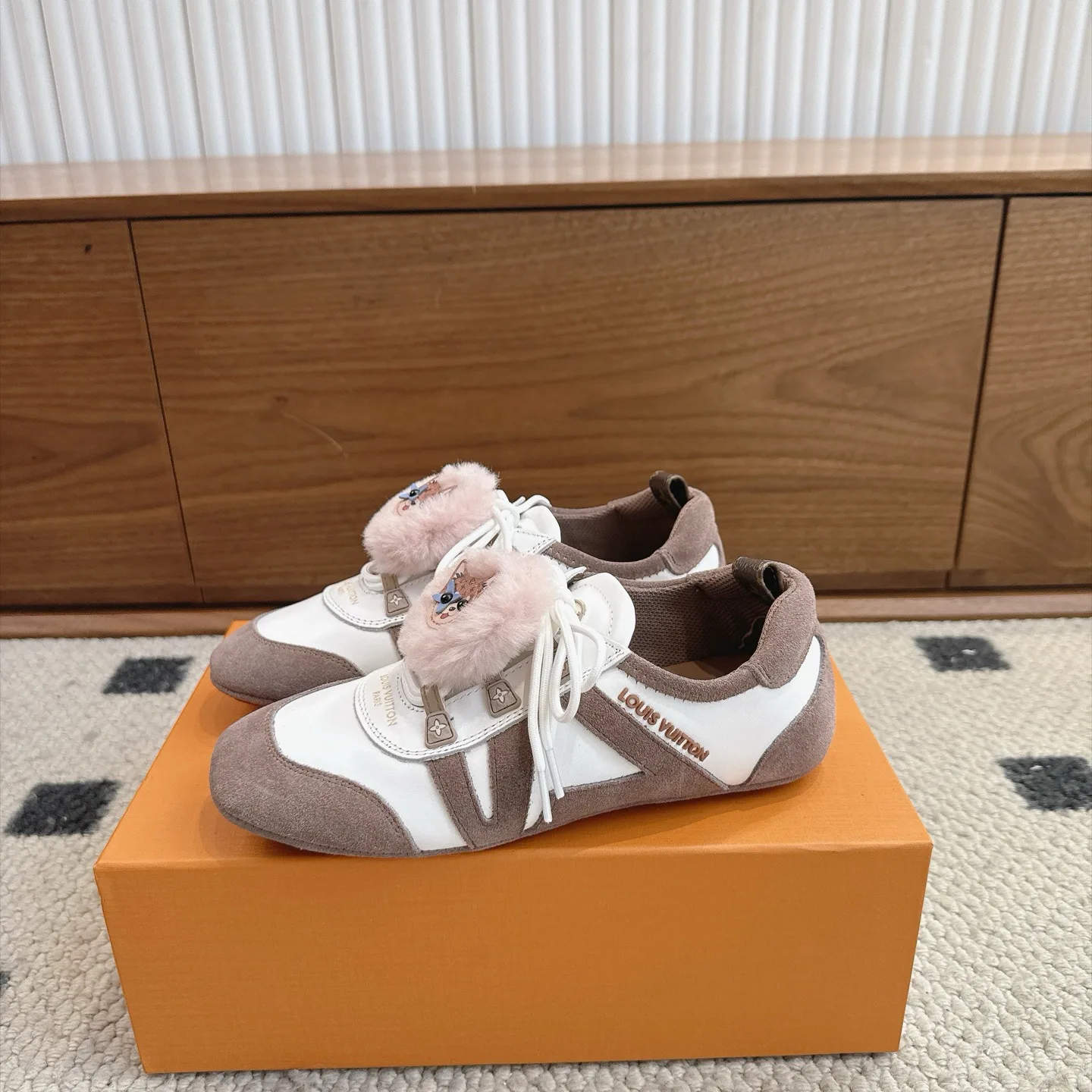 Кроссовки Женские Louis Vuitton 18025432