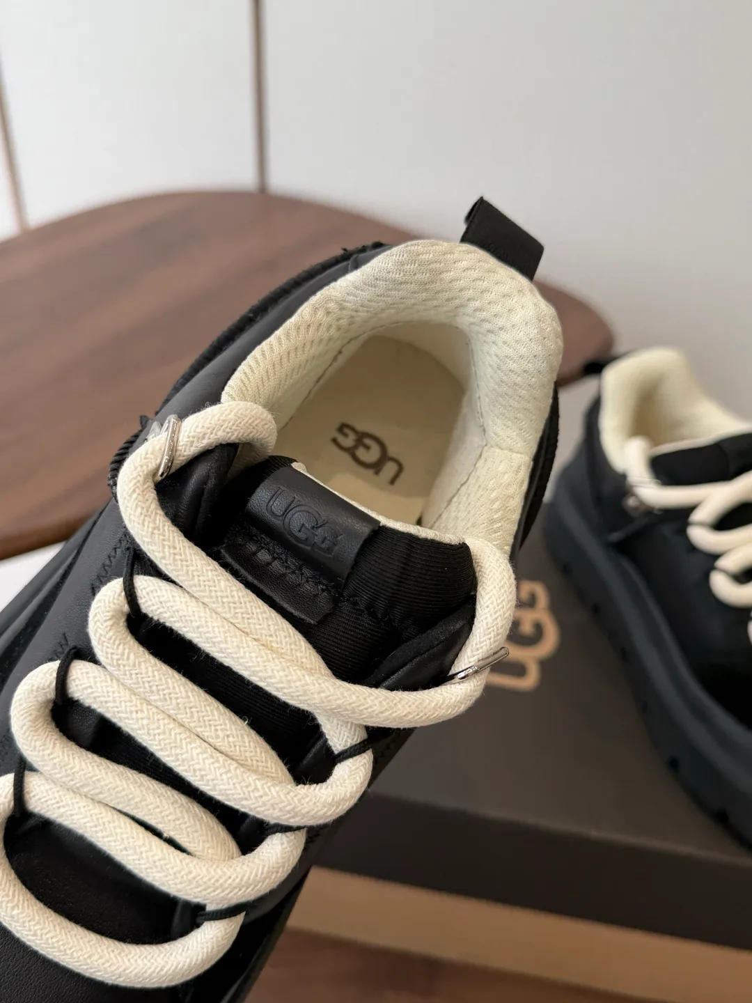 Кроссовки Женские Ugg 18796503